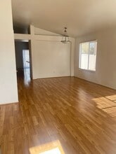 1056 Menands Ave in Las Vegas, NV - Building Photo - Building Photo