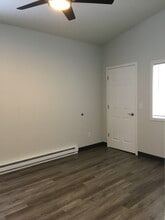 410 E Mill St, Unit 410 E Mill Street in Plymouth, WI - Foto de edificio - Building Photo