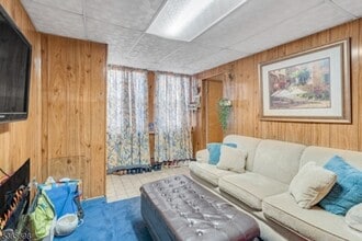 512 McBride Ave in Woodland Park, NJ - Foto de edificio - Building Photo