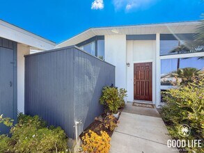5757 Lord Cecil St in San Diego, CA - Building Photo - Building Photo