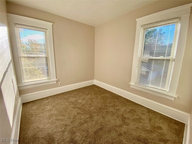 581 Schiller Ave in Akron, OH - Foto de edificio - Building Photo