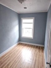 2411 W Grand St in Detroit, MI - Building Photo - Building Photo