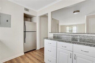 4282 Roswell Rd in Atlanta, GA - Building Photo - Building Photo