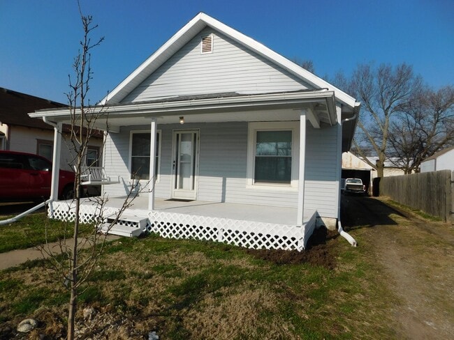 631 N Star St in El Dorado, KS - Building Photo - Building Photo