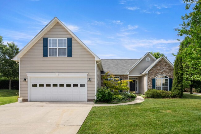83 Meadow Pathway Dr in Fletcher, NC - Building Photo - Building Photo