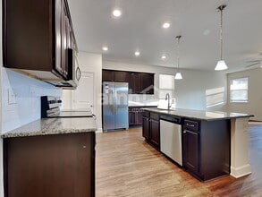 3071 Creek Village Ln in Green Cove Springs, FL - Foto de edificio - Building Photo