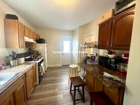 123 Winthrop St, Unit 1 in Medford, MA - Building Photo