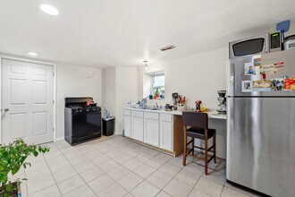 1637 S St Louis Ave in Chicago, IL - Building Photo - Building Photo