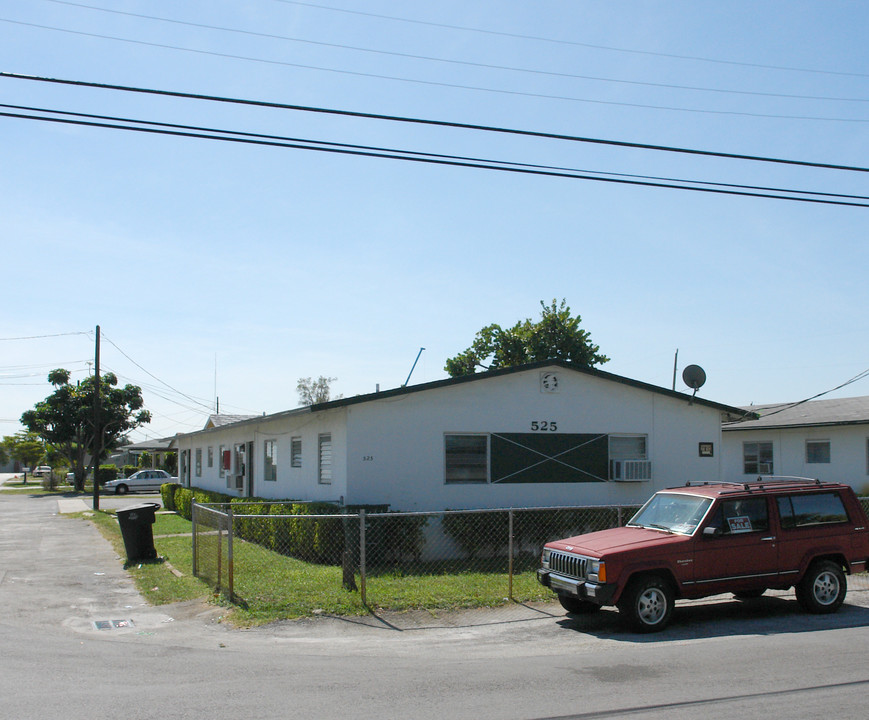 525-533 NW 5th St in Hallandale Beach, FL - Building Photo