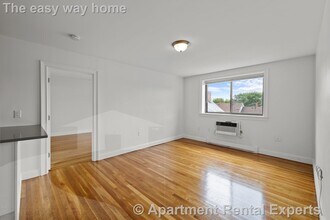 134 Summer St, Unit #7 in Malden, MA - Foto de edificio - Building Photo