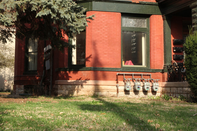 1700 S 3rd St in Louisville, KY - Foto de edificio - Building Photo