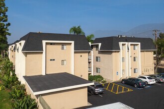 Kendall Brook Apartments in San Bernardino, CA - Foto de edificio - Building Photo