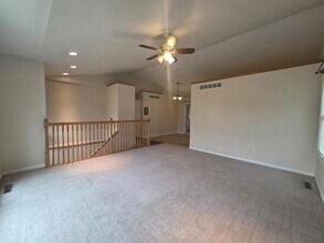 601 Tall Grass Dr in Junction City, KS - Foto de edificio - Building Photo