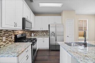 15 Blue Creek Pl in Spring, TX - Building Photo - Building Photo