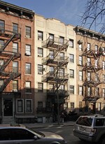437 W 46TH ST in New York, NY - Building Photo