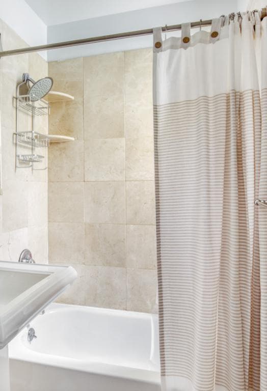 248 Mott St, Unit 8 in New York, NY - Building Photo - Building Photo