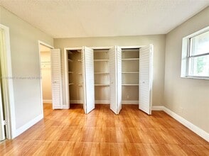 8001 Fairview Dr, Unit 107 in Tamarac, FL - Building Photo - Building Photo