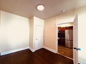 101 1/2 Ocean Ave in Jersey City, NJ - Building Photo - Building Photo