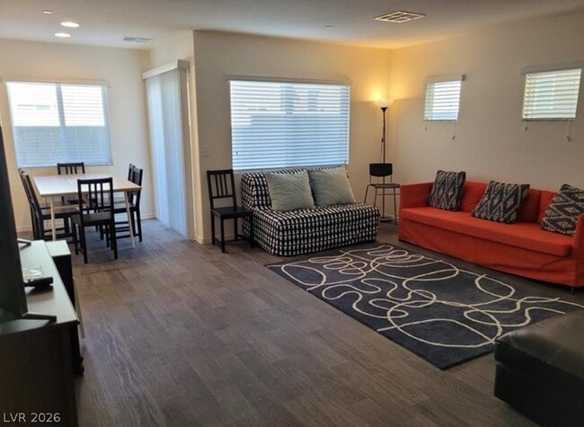 4135 Chamisa Cove St in Las Vegas, NV - Building Photo - Building Photo