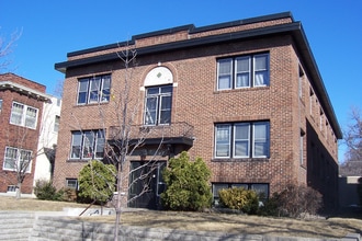 999 Grand Ave in St. Paul, MN - Building Photo - Building Photo