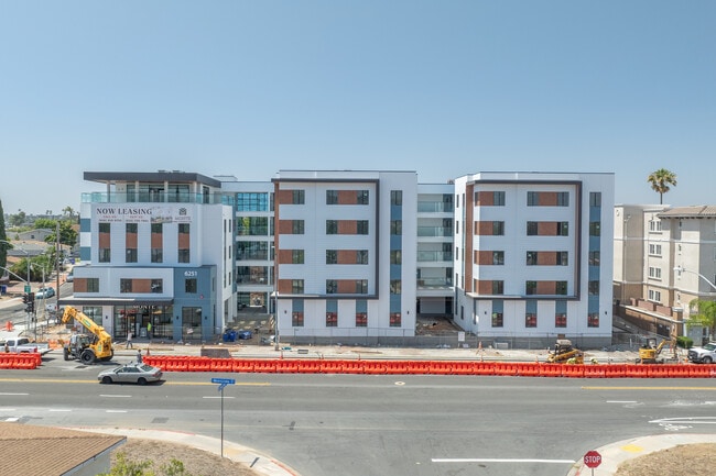 Monte in San Diego, CA - Building Photo - Building Photo