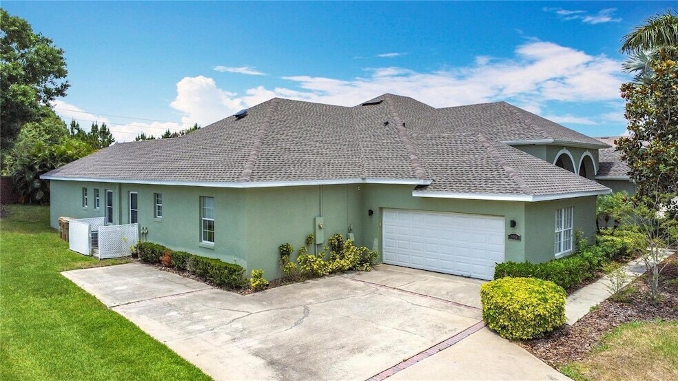 2806 Spinning Silk Ct, Unit 724 in Kissimmee, FL - Building Photo