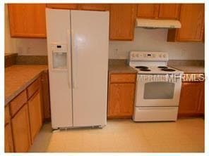 2084 Fiesta Ridge Ct in Tampa, FL - Foto de edificio - Building Photo