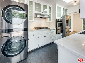 544 Huntley Dr in West Hollywood, CA - Building Photo - Building Photo