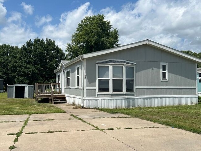 property at 105 E Valley St