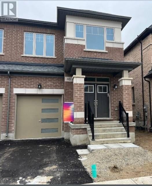 40 Spinland St in Caledon, ON - Building Photo