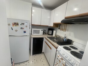 124 Court St in New Haven, CT - Building Photo - Building Photo