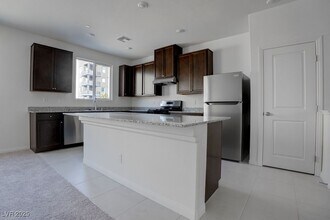 9241 Hudson Yards Ct in Las Vegas, NV - Building Photo - Building Photo