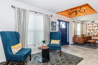 Villas del Zocalo Phase Four in Dallas, TX - Building Photo - Building Photo