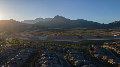 400 Red Feather Peak Ct in Las Vegas, NV - Building Photo - Building Photo