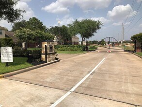 11406 Bogan Flats Dr in Houston, TX - Building Photo - Building Photo