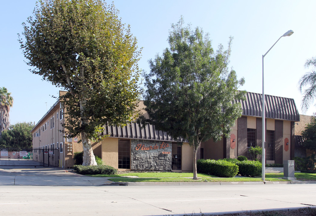 Fleur De Lis Apartments in Downey, CA - Building Photo