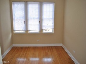 7330 N Damen Ave-Unit -# 3 in Chicago, IL - Building Photo - Building Photo