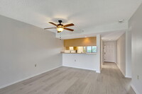 2301 Marina Isle Way in Jupiter, FL - Foto de edificio - Building Photo