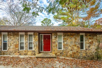 5221 Old Trail in Red Bank, TN - Building Photo - Building Photo