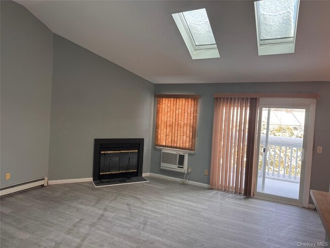 4 Lexington Hills Rd in Harriman, NY - Building Photo - Building Photo