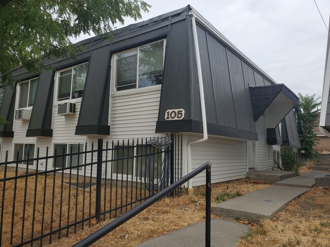 property at 105 E Courtland Ave