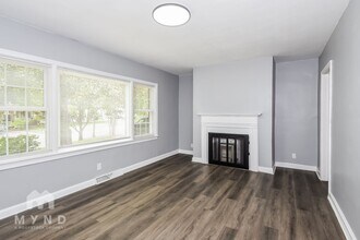 2313 Eastway Rd in Decatur, GA - Foto de edificio - Building Photo