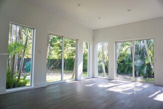 2450 SW 19th Ave in Miami, FL - Building Photo - Building Photo