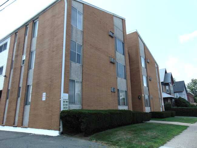 property at 87 Meadow St