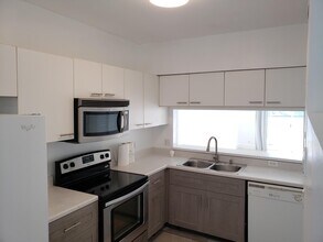 4963 SW 31st Terrace in Fort Lauderdale, FL - Building Photo - Building Photo