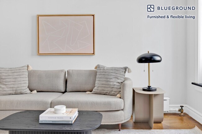 53 Leroy St in New York, NY - Building Photo - Building Photo