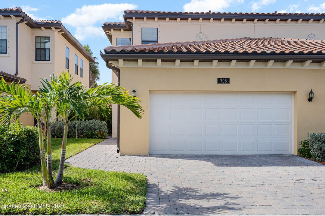 706 Lanai Cir in Melbourne, FL - Building Photo