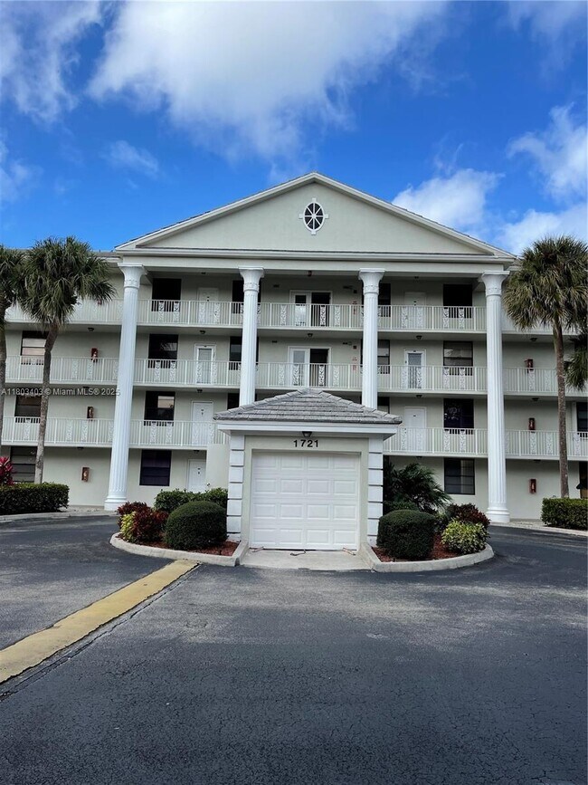 property at 1721 Whitehall Dr