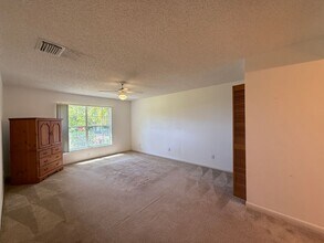 1170 SW Edinburgh Dr in Port St. Lucie, FL - Building Photo - Building Photo