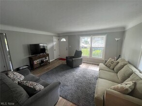 202 Belmar Blvd in Avon Lake, OH - Building Photo - Building Photo